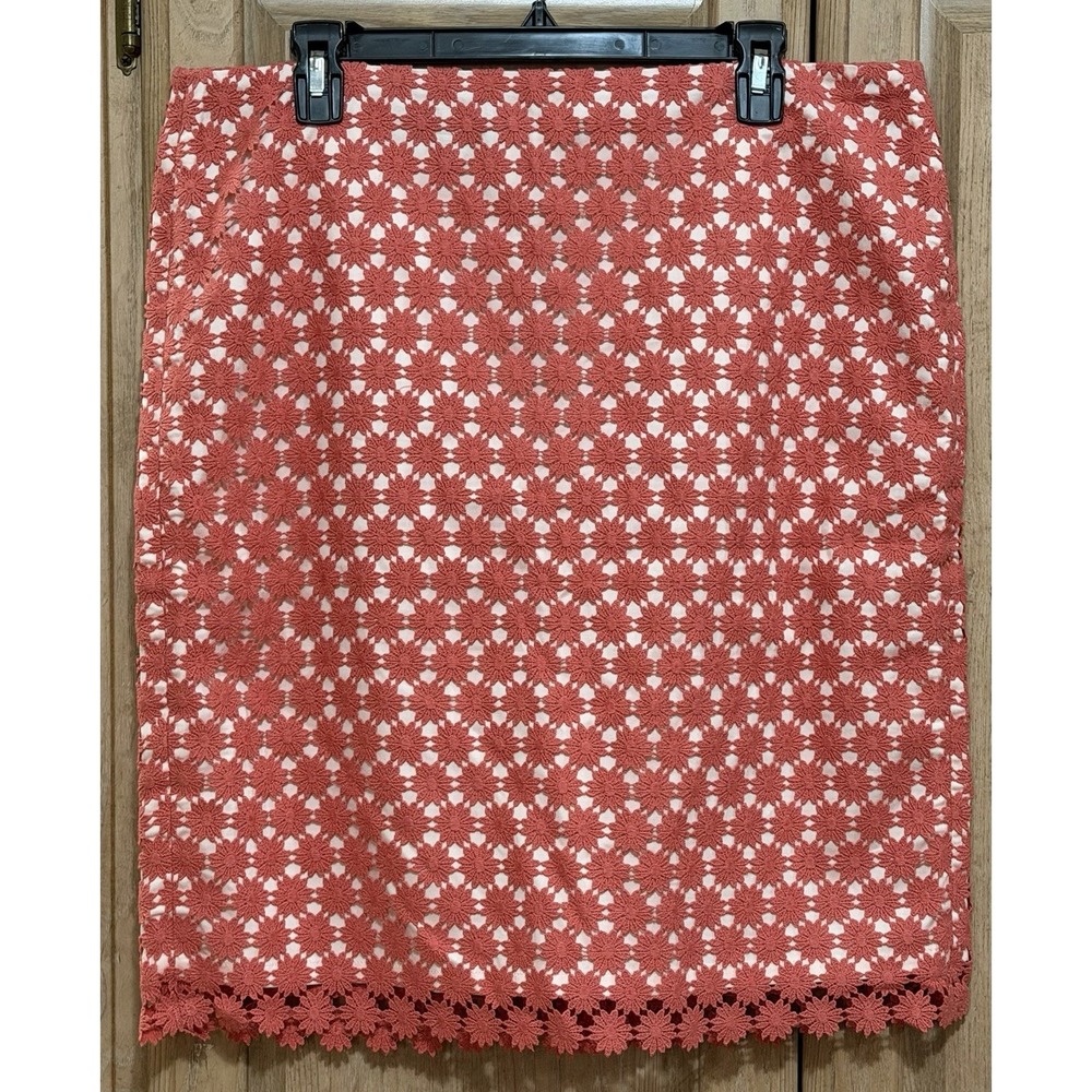 Talbots Daisy Floral Crochet Lace Overlay Pencil Skirt Size 14 Coral Scallop Hem